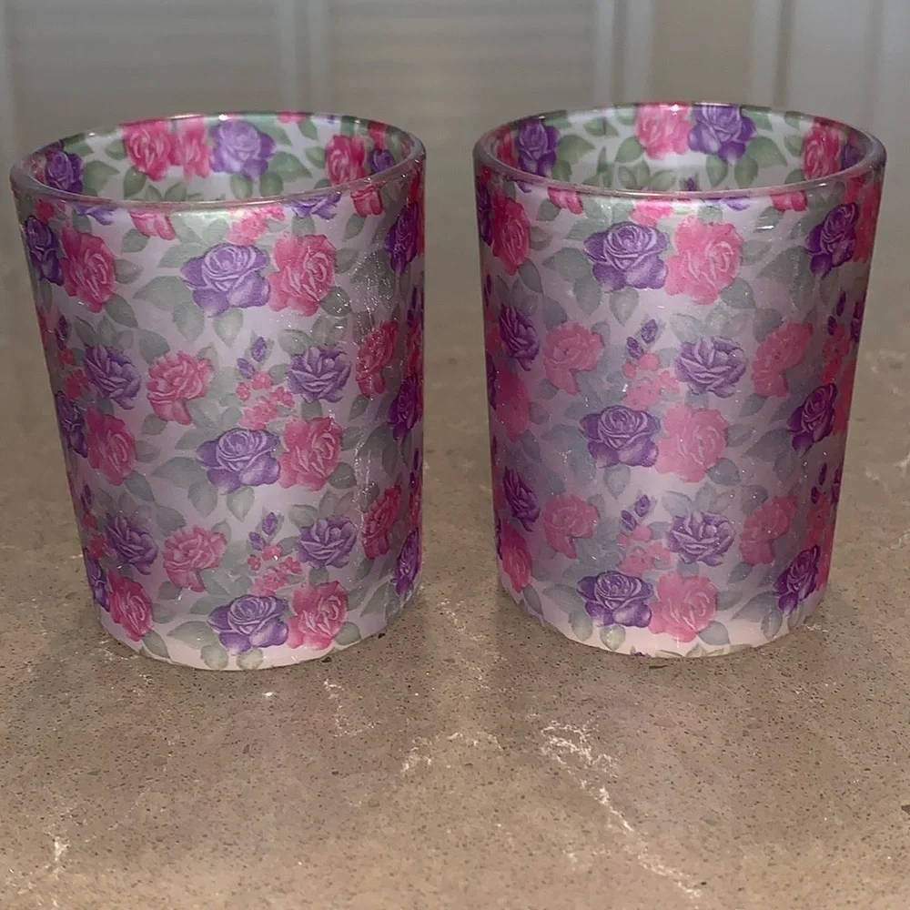 NWOT 2 Floral Glass Votive Candle Holders and Yankee Candle Wild Pansies Candles